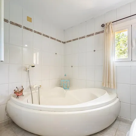 Truyet Santa Eularia des Riu