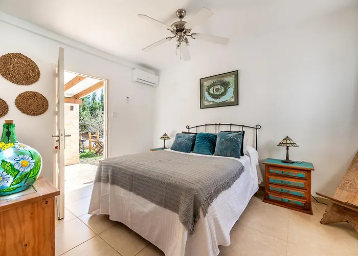 Truyet * Santa Eularia des Riu