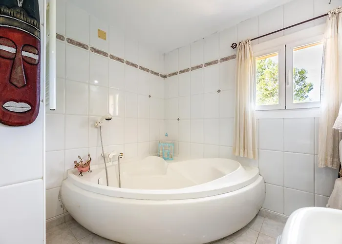 Truyet Santa Eularia des Riu