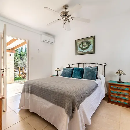 Truyet * サンタ・エウラリア・デス・リウ